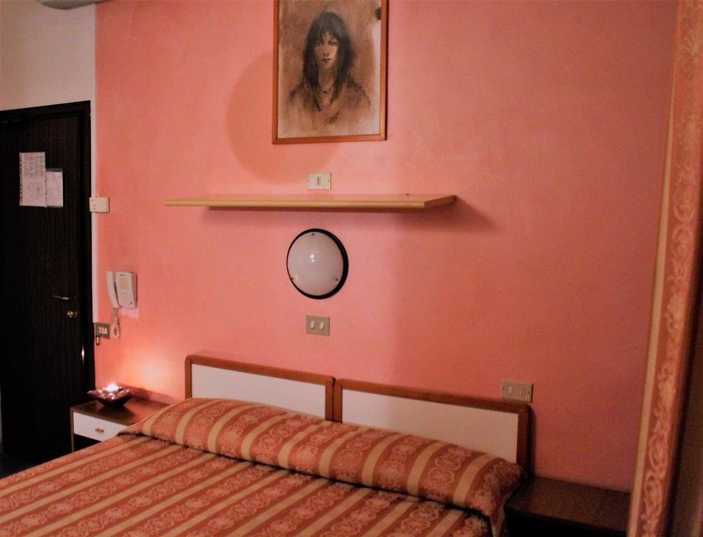 Hotel Midi ريتشيوني المظهر الخارجي الصورة